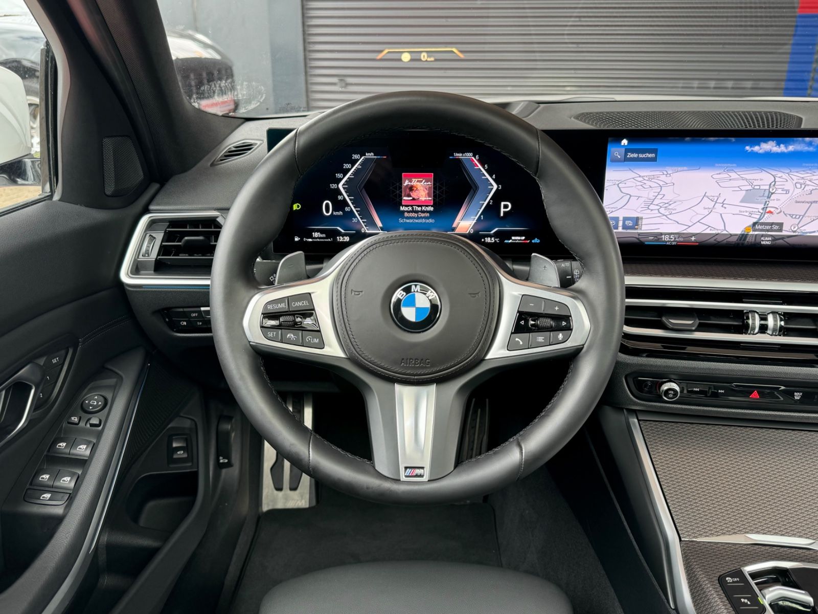 Fahrzeugabbildung BMW 330d Touring M Sport Panorama ACC HuD Memory LED