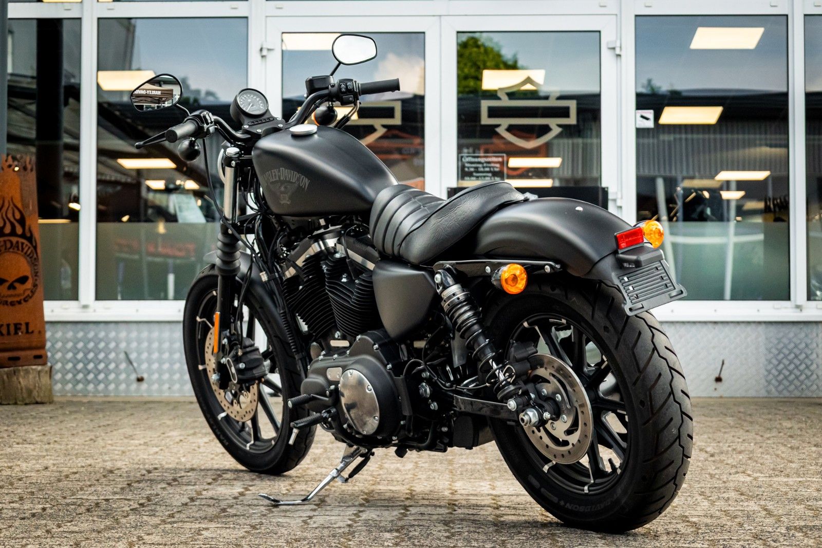 Fahrzeugabbildung Harley-Davidson XL883N Iron 883 - Vance & Hines