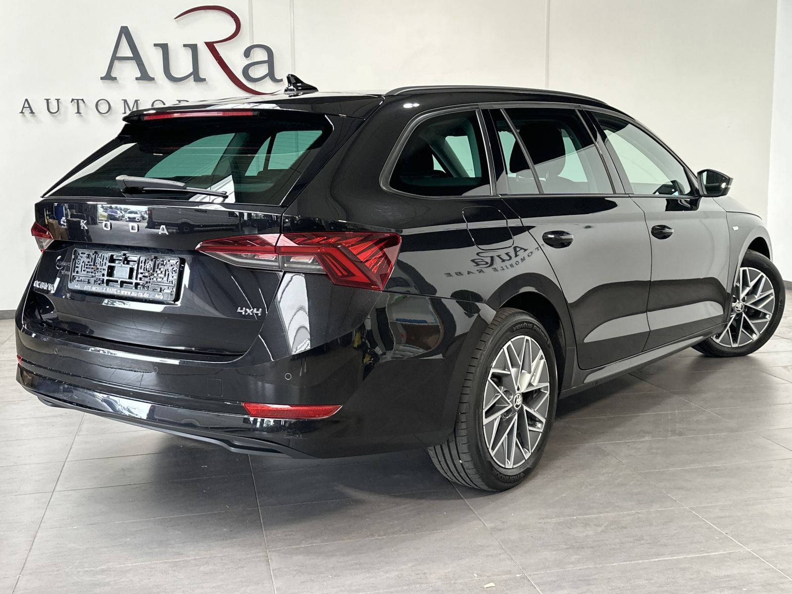 Fahrzeugabbildung SKODA Octavia Combi 4x4 Ambition NAV+LED+AHK+KESSY+ACC