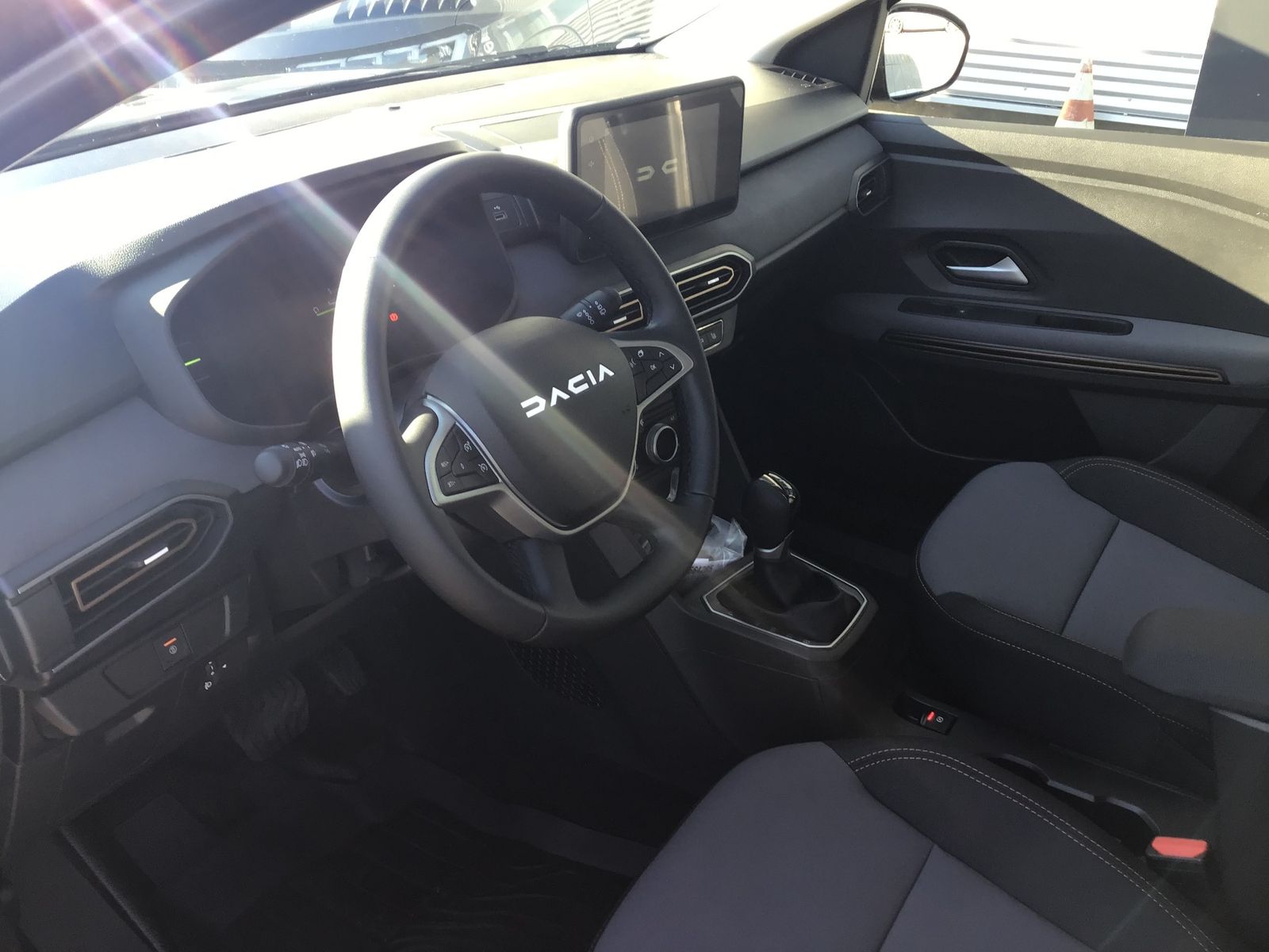 Fahrzeugabbildung Dacia Jogger Extreme+ HYBRID 140 7-Sitzer