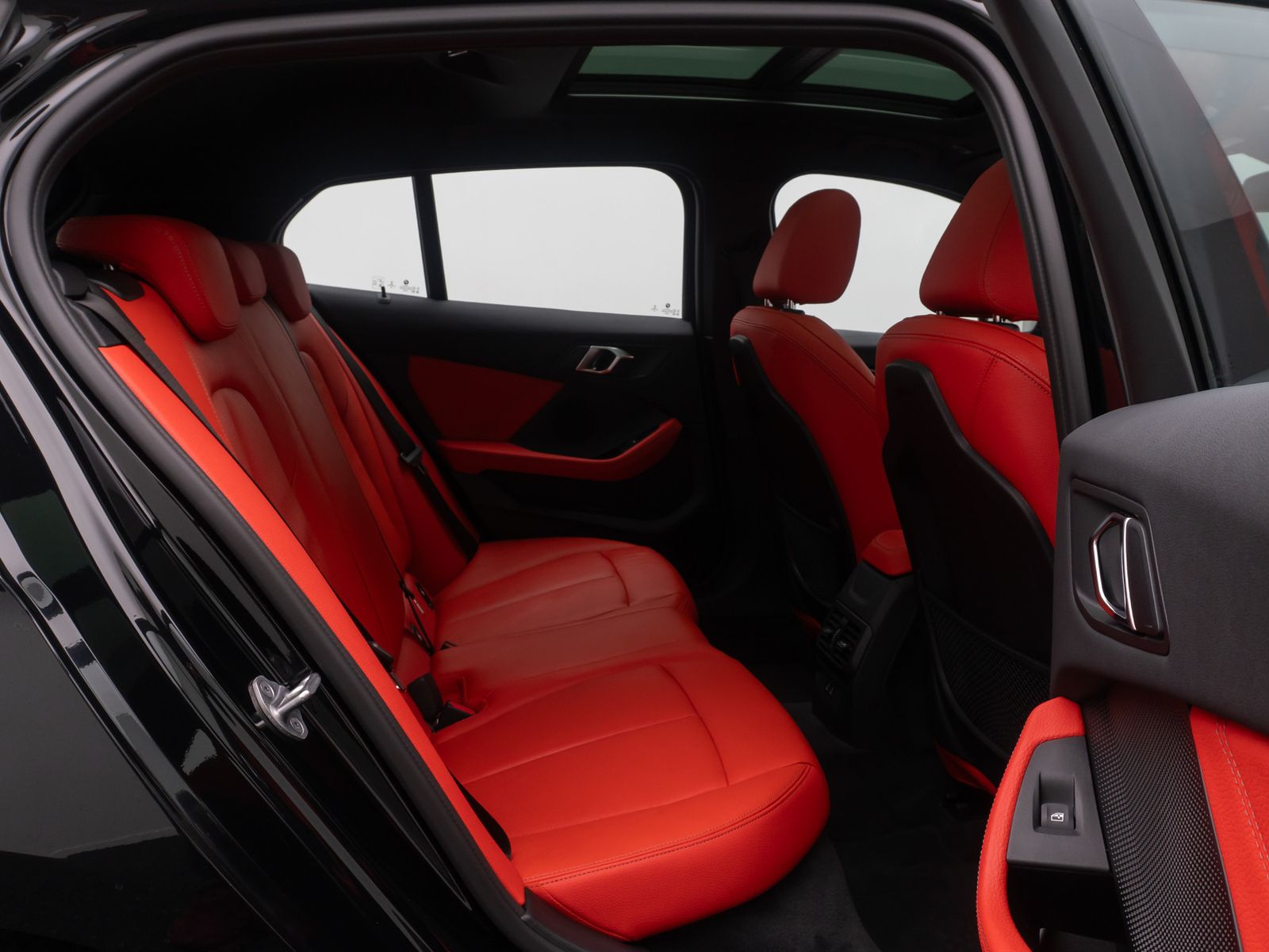 Fahrzeugabbildung BMW 120i M Sport Komfort DAB HiFi Panorama Leder 19"