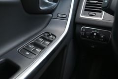 Fahrzeugabbildung Volvo XC60 D4 AWD Autom. Summum*Xenon*STDHZG*AHK