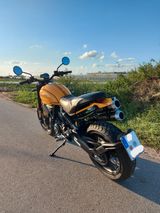 Ducati Scrambler 1100 Tribute Pro - wie neu, mit Tasche - DUCATI GELB