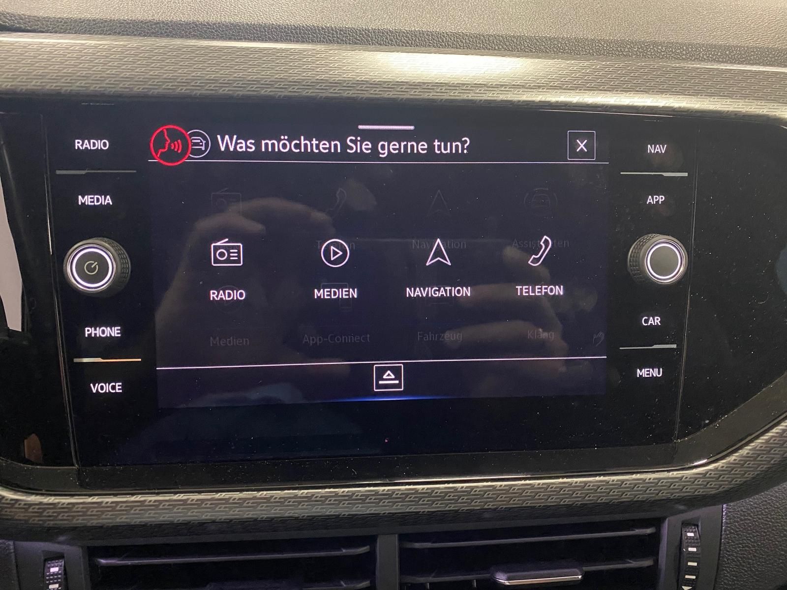 Fahrzeugabbildung Volkswagen T-Cross 1.5 TSI DSG Style R-Line+ACC+RFK+APP+LED