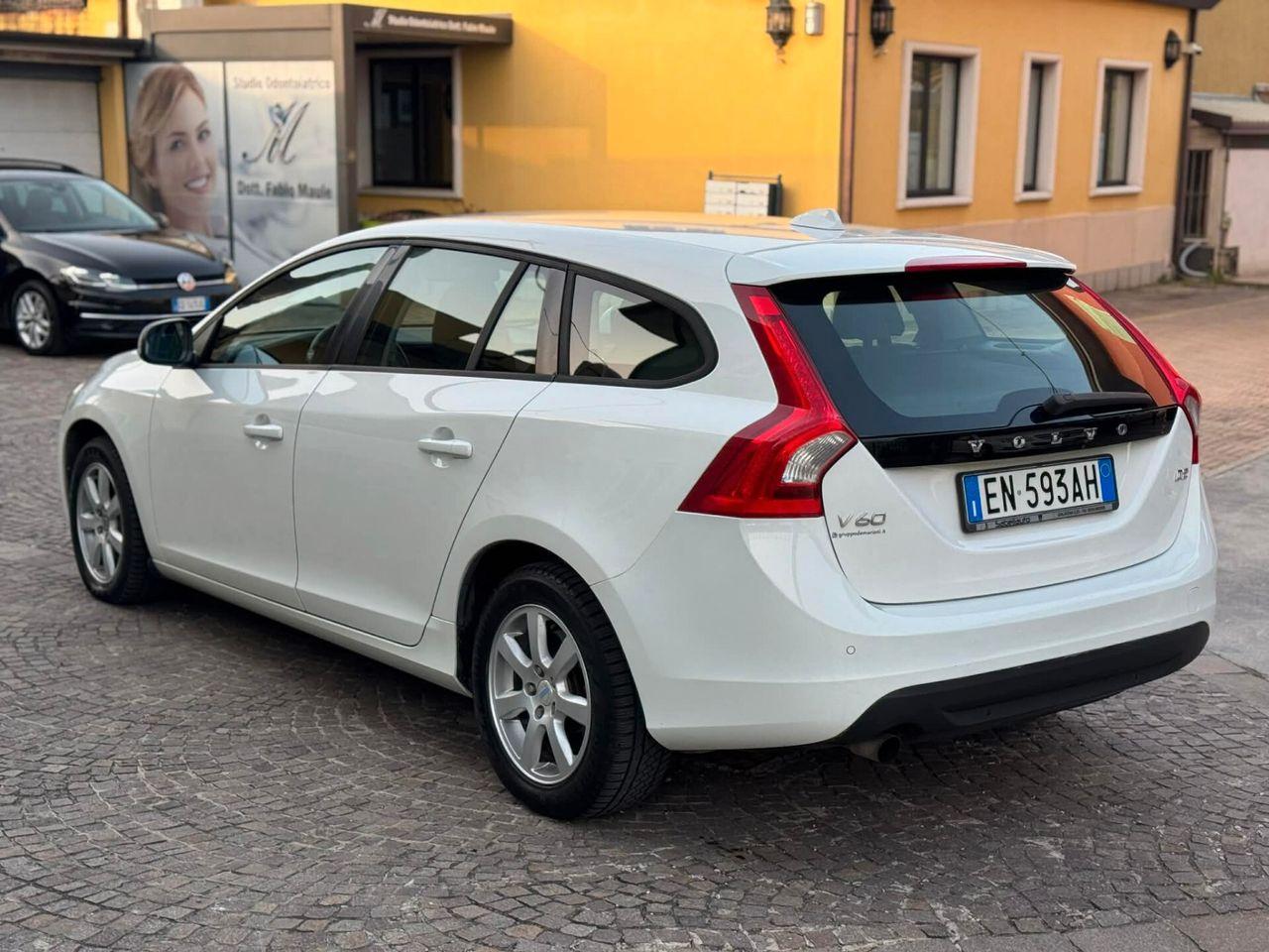 Volvo V60 2012 — engine 1.984 cm³, 114 HP (84kW)