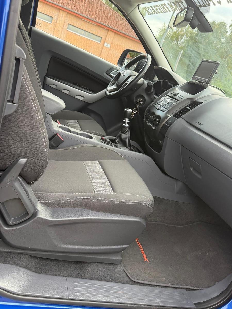 FORD RANGER XLT 2.2 TDCI 150ch 4X4 - CABINE APPROFONDIE - ATTELAGE 3,5T - CAMÉRA DE RECUL - RADARS DE STATIONNEMENT