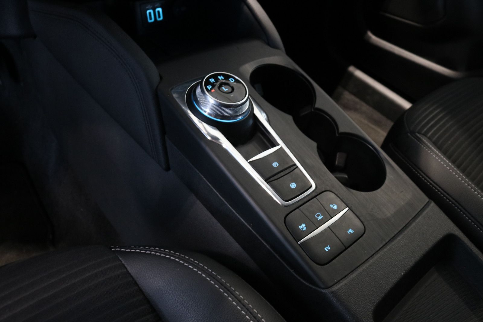 Fahrzeugabbildung Ford Kuga Plug-In Hybrid Titanium X/BLIS/Kamera/LED