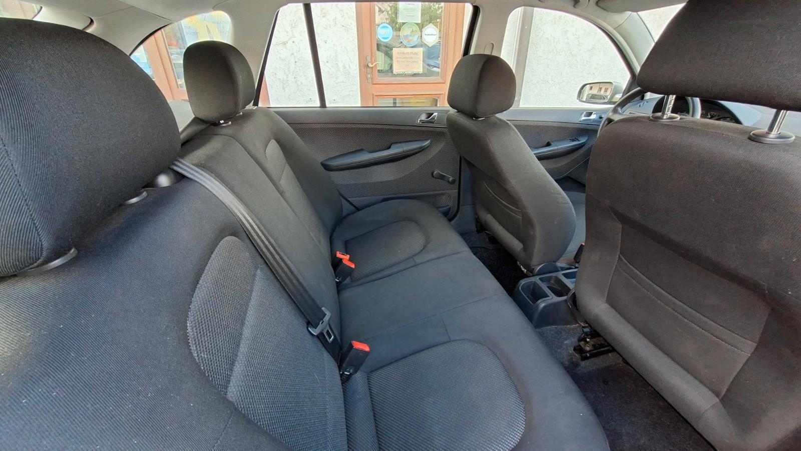 Skoda Fabia 2004 — photo 13