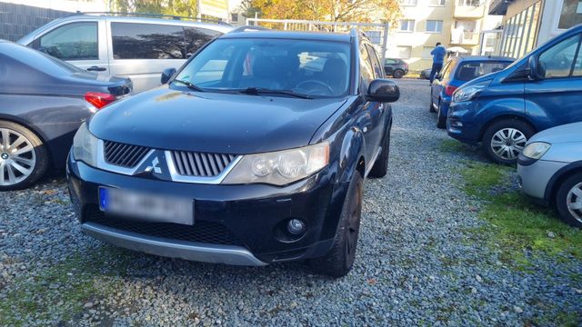 Mitsubishi outlander 2,4 Liter 7 sitzer