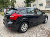 Ford Focus 1,6 Ti-VCT 77kW *Scheckheft*KILAM*TOP* - Ford Focus aus 2011: Limousine