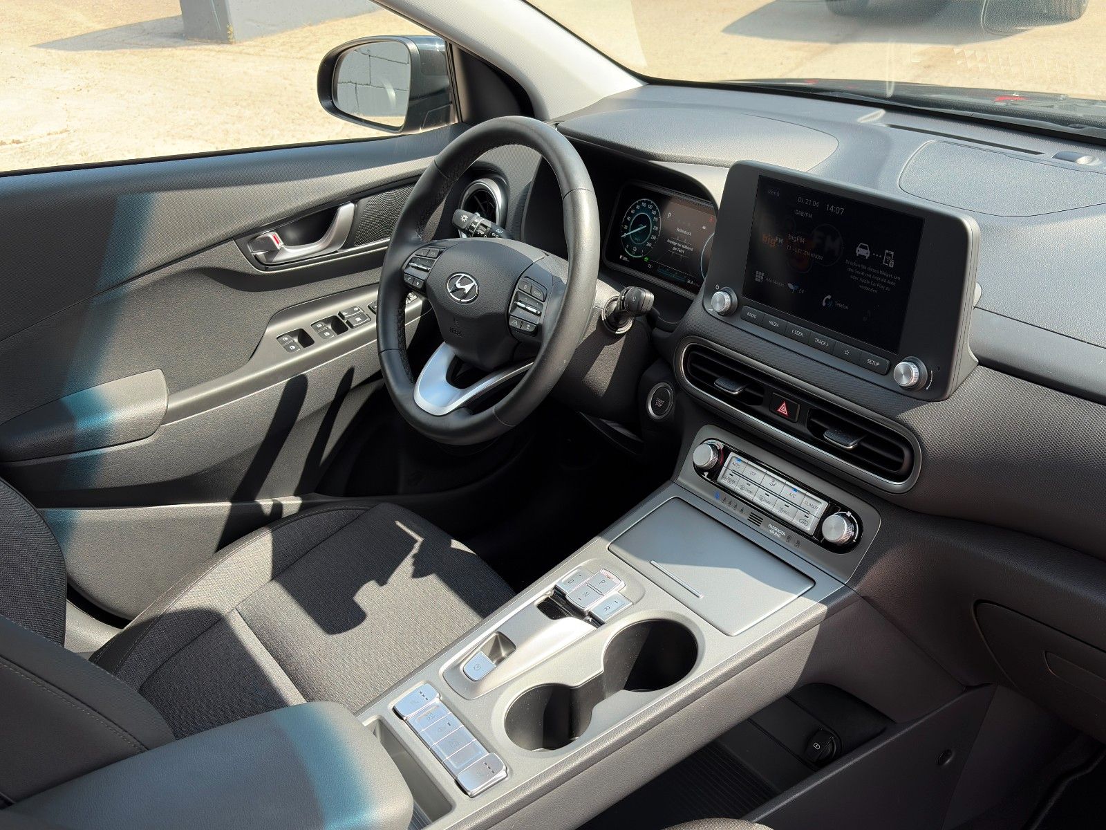 Fahrzeugabbildung Hyundai KONA E Trend SHZ LHZ ACC LKA LFA CarPl. LED WiFi