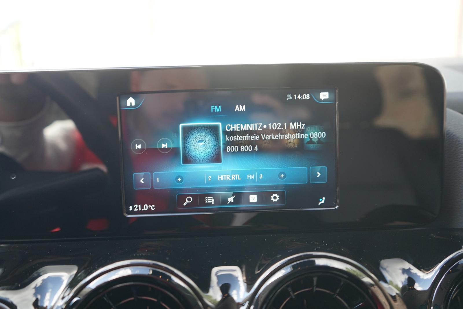 Mercedes-Benz B200 7G-DCT LED Tempomat Sitzheizung Teilleder