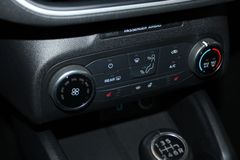 Fahrzeugabbildung Ford Focus Cool & Connect NAVI + WinterPaket + Kamera