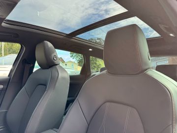 Fahrzeugbestand 13 Cupra Leon Sportstourer 1.5 AHK Panodach Kamera