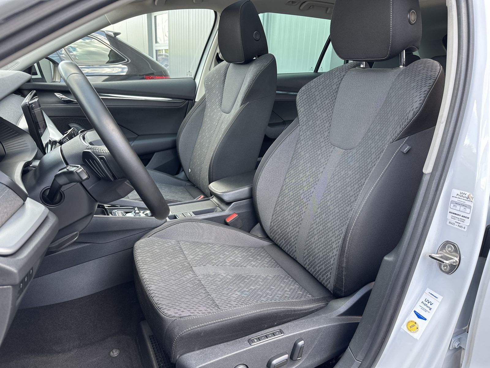 Fahrzeugabbildung SKODA Octavia Combi 2.0 TDI DSG NAV+LED+AHK+PANO+CANTO
