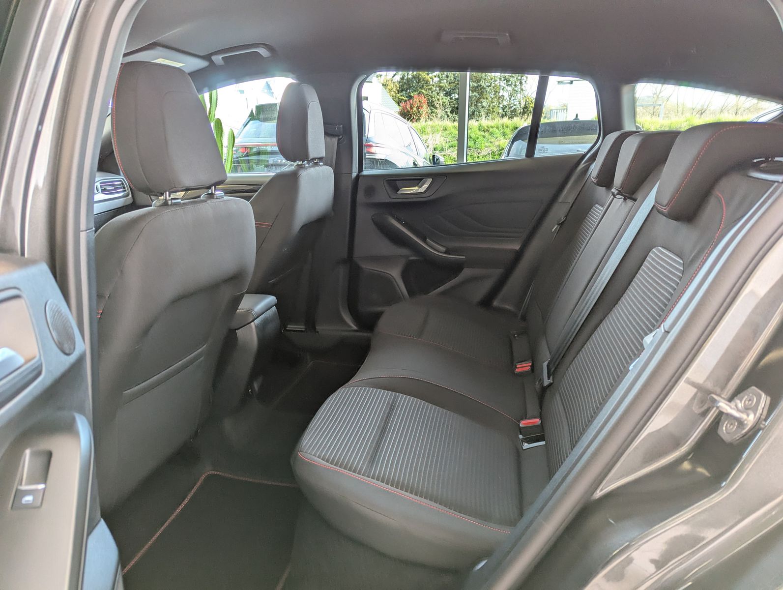 Fahrzeugabbildung Ford Focus 1.0 ST-Line X EB Matrix B&amp;O ACC Kamera 18"
