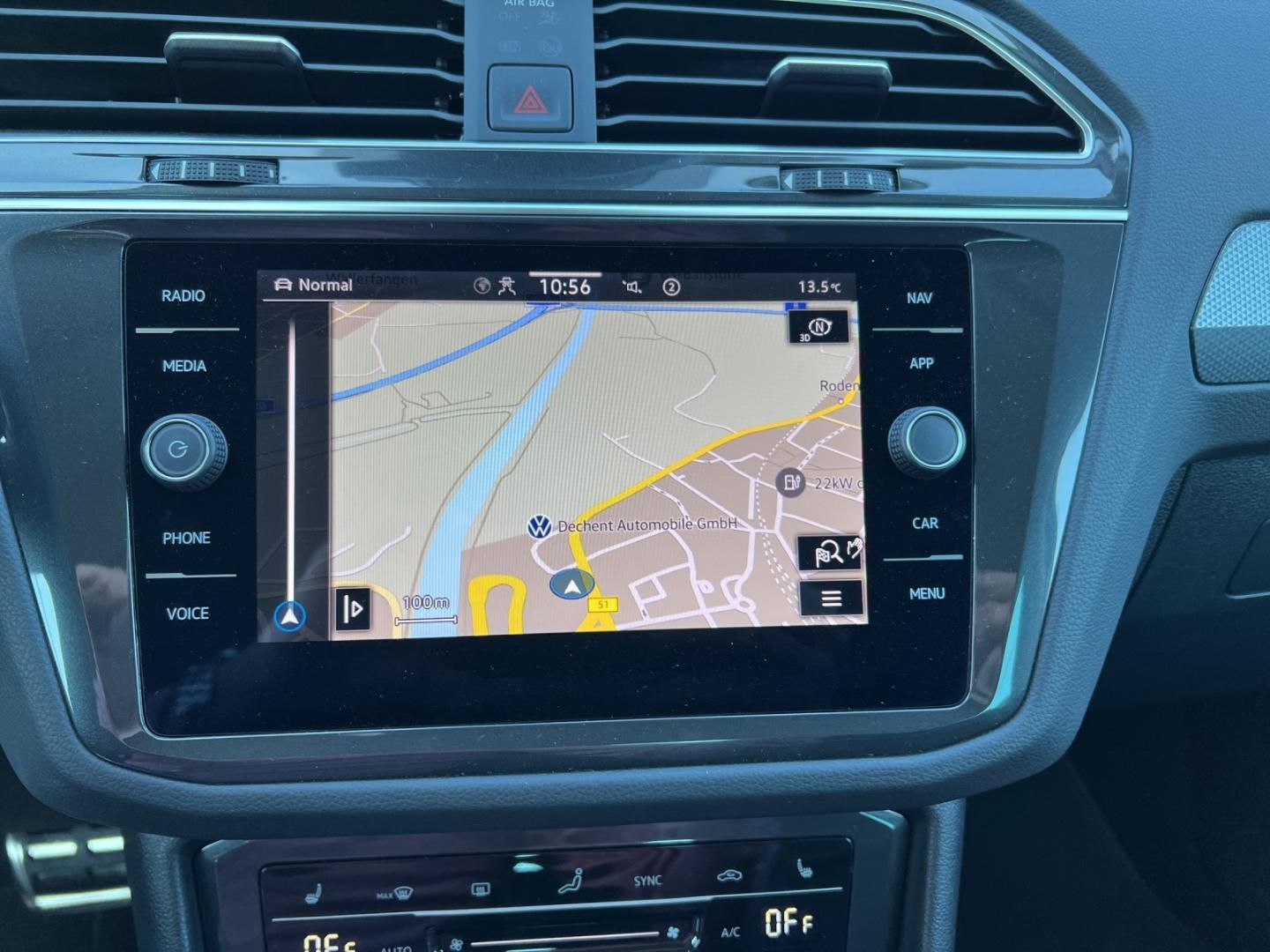 Fahrzeugabbildung Volkswagen Tiguan Active ACTIVE 1.5l TSI,DSG,AHK,Navi,Clima