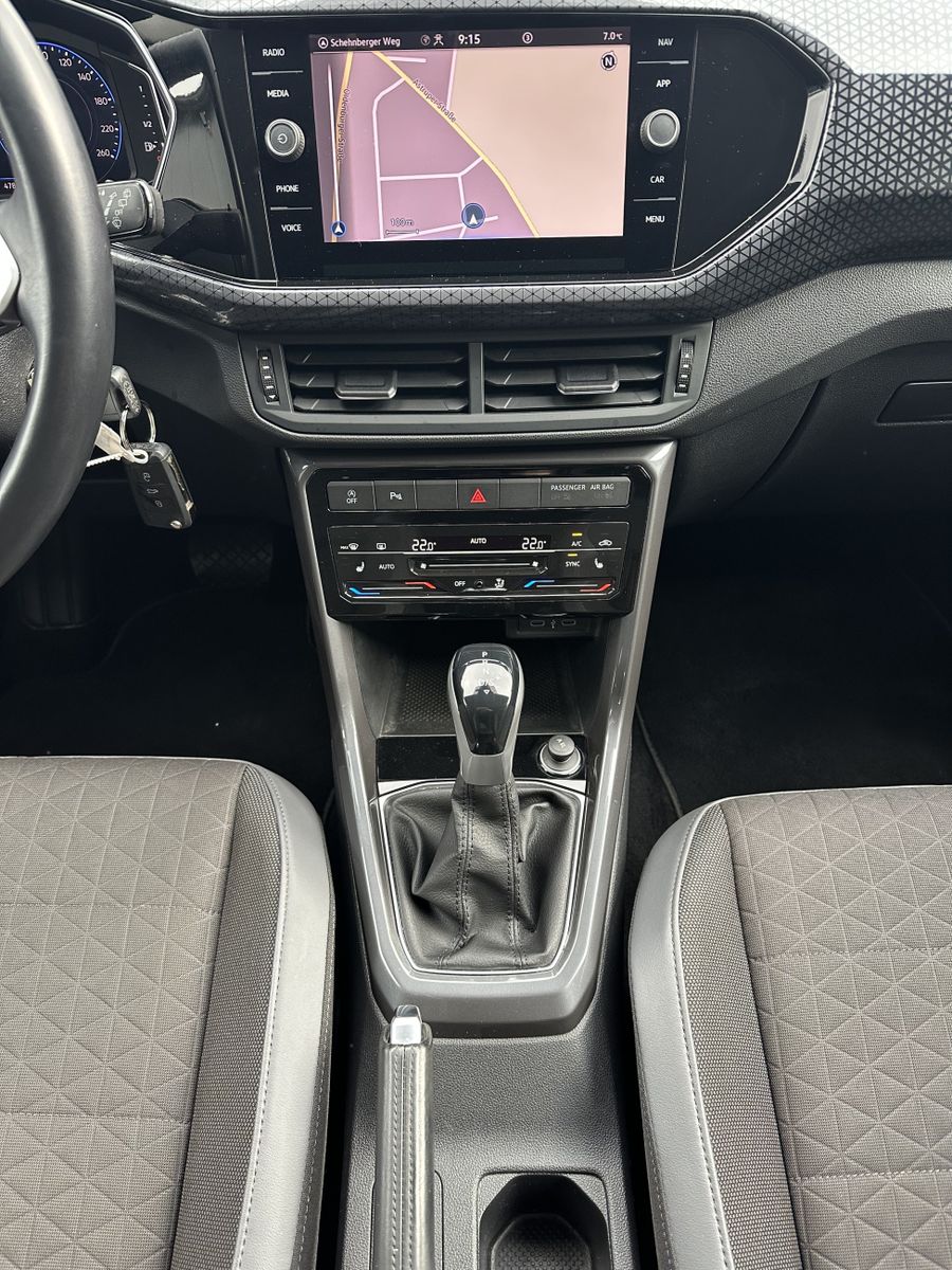 Fahrzeugabbildung Volkswagen T-Cross 1.5 TSI DSG Style NAV+LED+KAMERA+CARPLAY