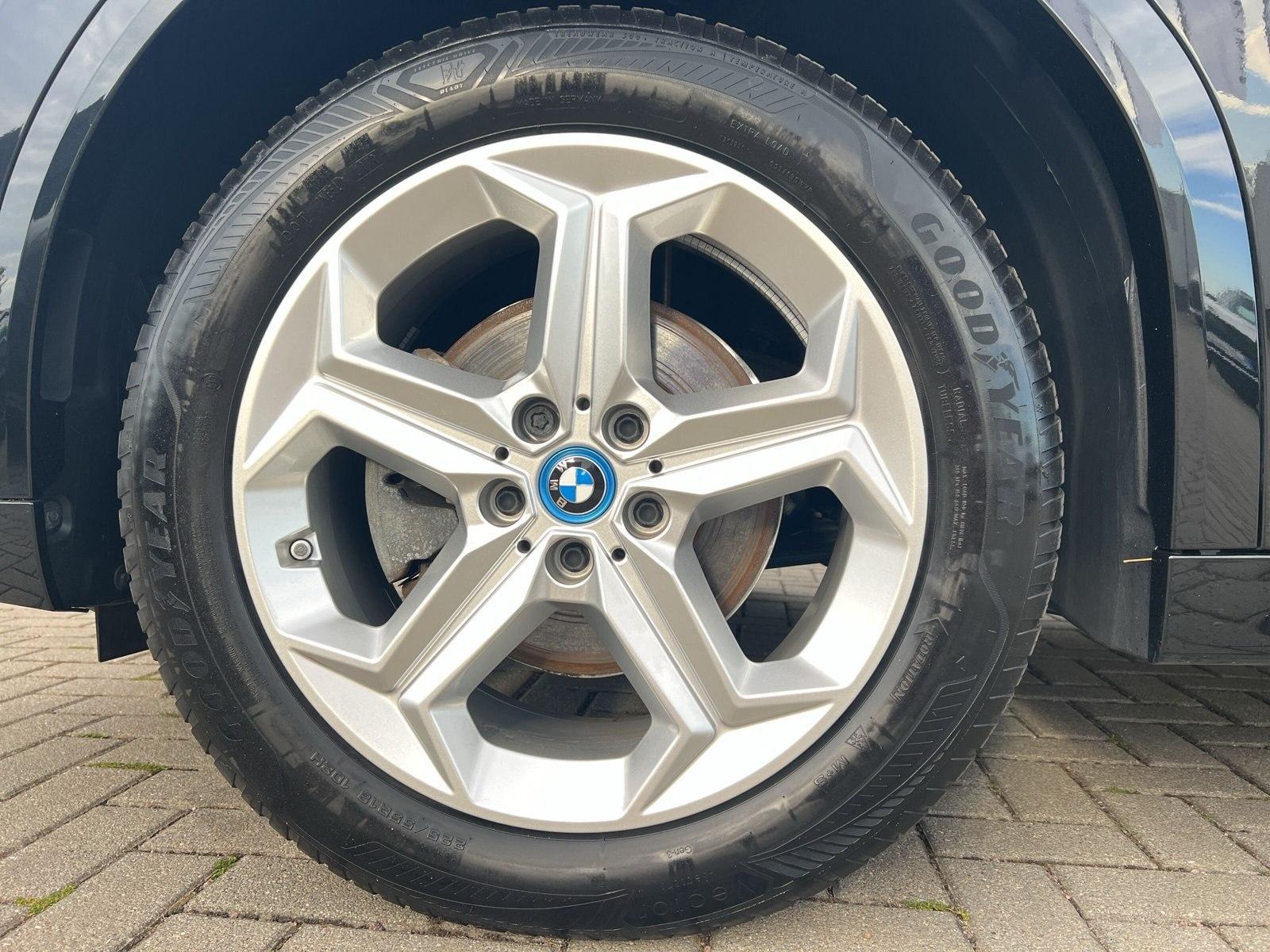 BMW iX2 eDrive20 M Sport AHK DA+ Aktivsitz RFK hk Hi