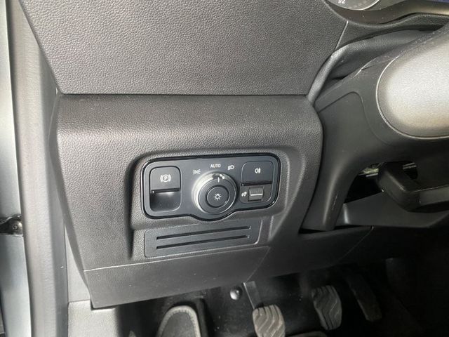 T 180 PROGRESSIVE LED SPUR RFK SHZ DAB NAVI PDC