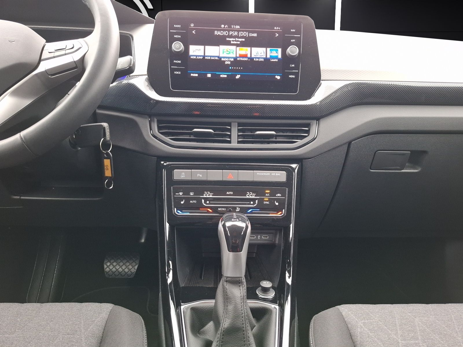 Fahrzeugabbildung Volkswagen T-Cross TSI Life DSG LED CarPlay AID ACC RFK SH