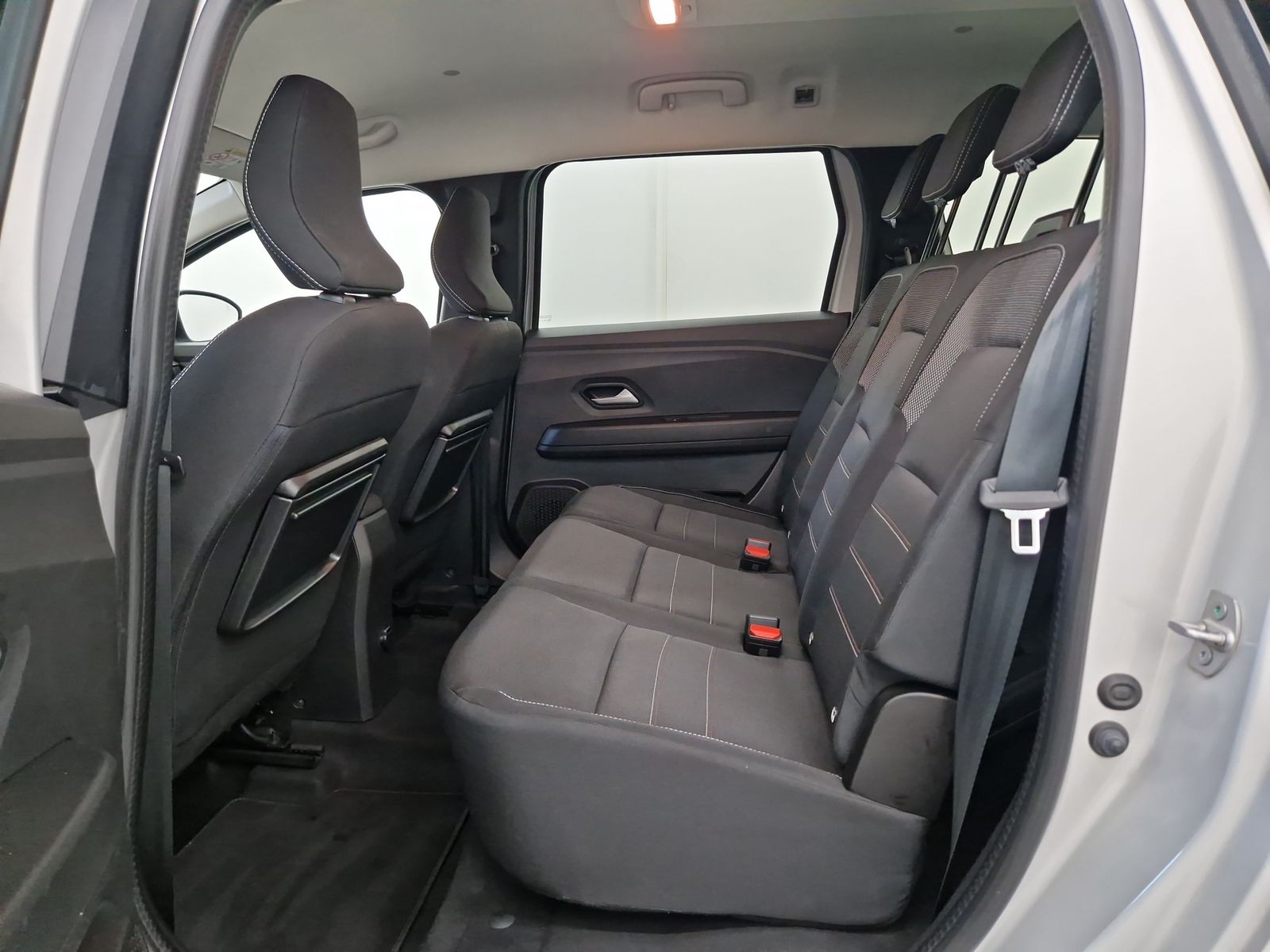 DACIA Jogger TCe 100 Eco-G Extreme+ Navi SHZ – Bild 9