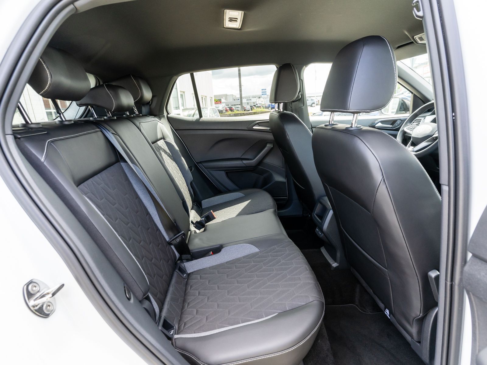Volkswagen T-Cross - Bild 8