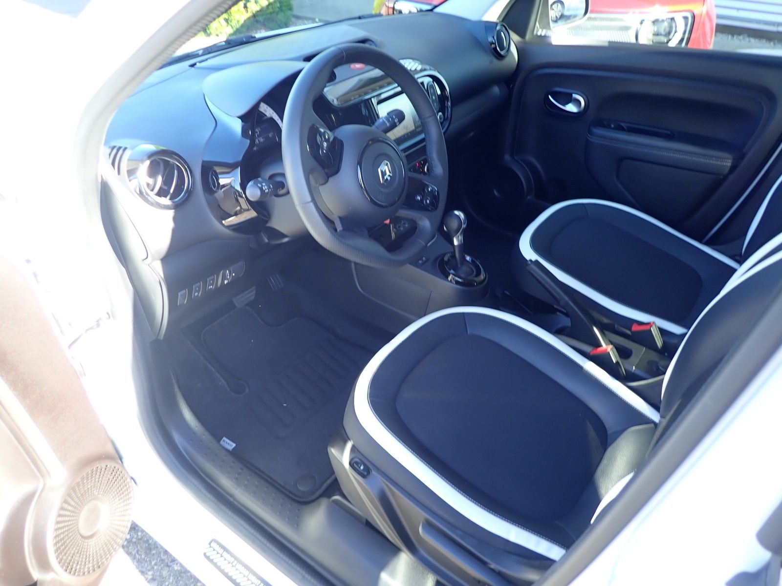 Fahrzeugabbildung Renault Twingo Urban Night Electric