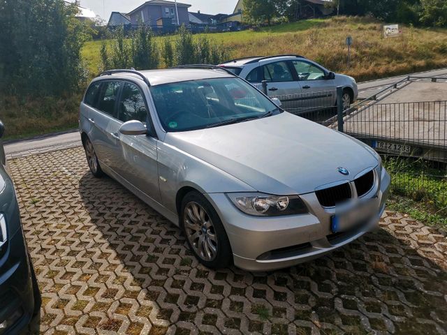 BMW Bmw E90 320 d Rechtslenker