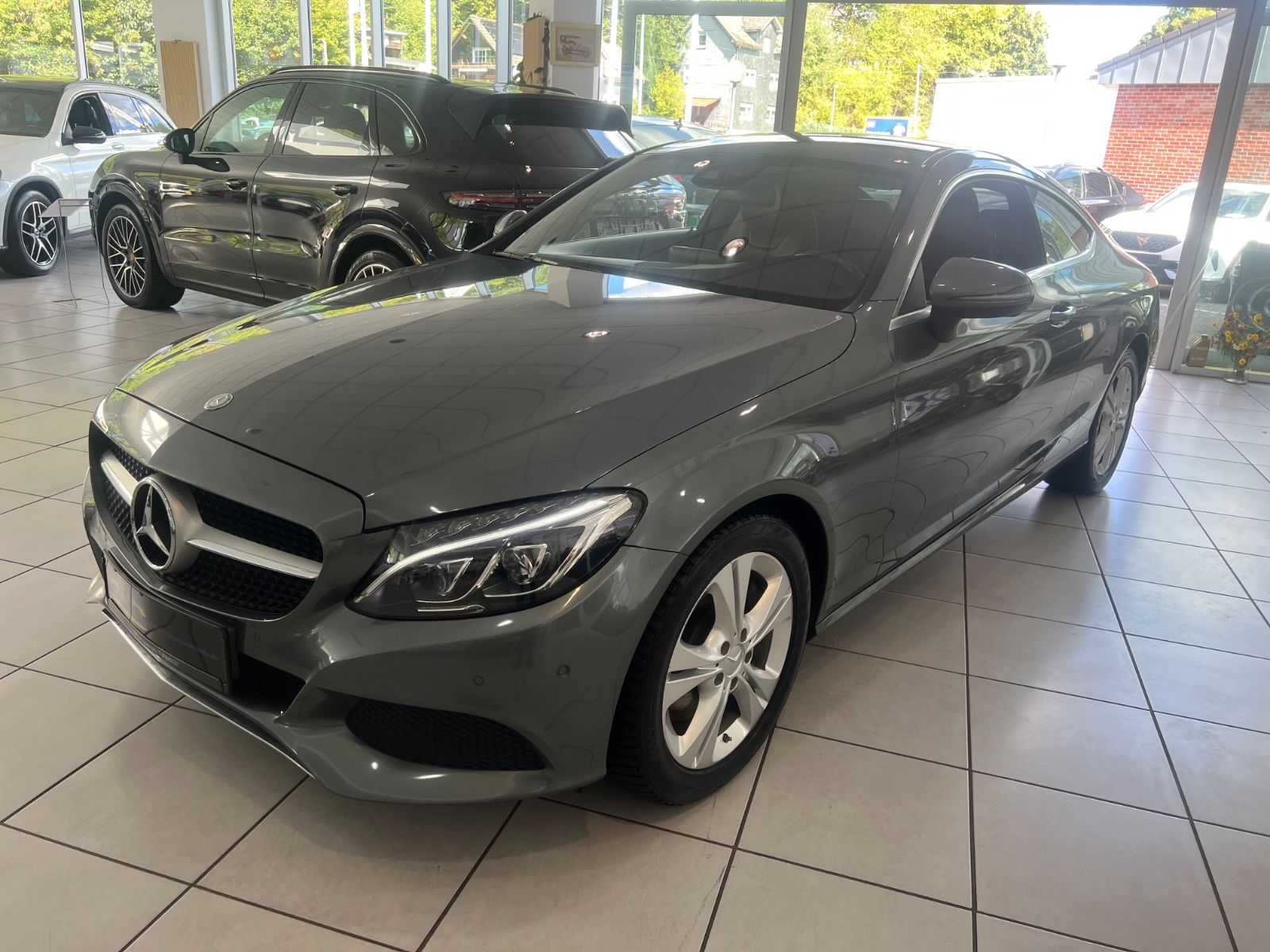 Fahrzeugabbildung Mercedes-Benz C 250 d Coupe *LED*LEDER* Burmester *