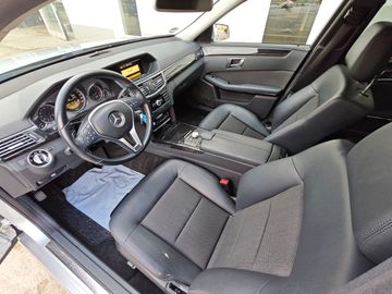 Mercedes E 200 - 11