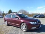 Skoda Superb Combi Elegance*SHZG*NAVI*Klima*HU/AU neu* - Skoda Superb: Combi Elegance