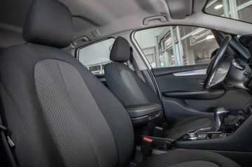Bild 21 BMW 225 Active Tourer Plug in WR Navi