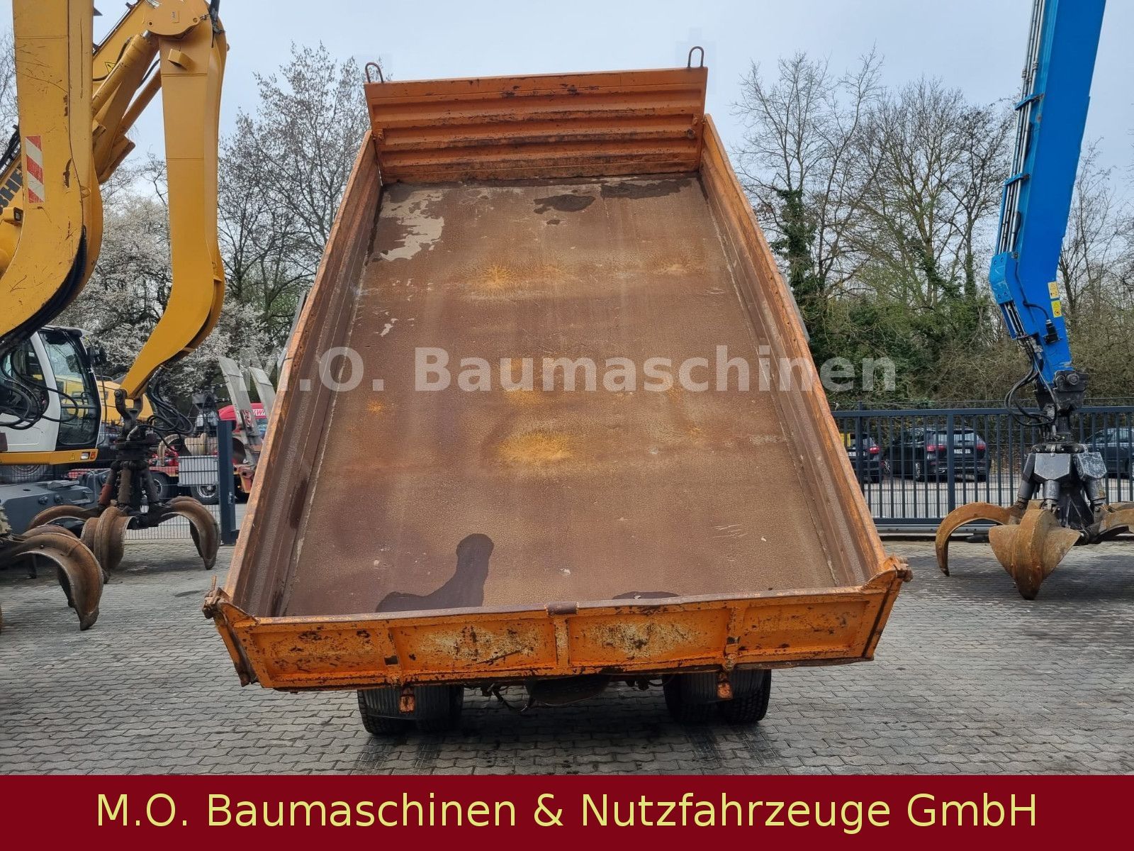 Fahrzeugabbildung Iveco 80T15 / 3 Seitenkipper