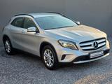 Mercedes-Benz GLA 200 "Style" PDC Bi-Xenon Leder +Scheckheft - silberne Mercedes-Benz GLA 200