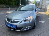 Opel Astra J Lim. 5-trg. Edition - Opel Astra: Limousine, J