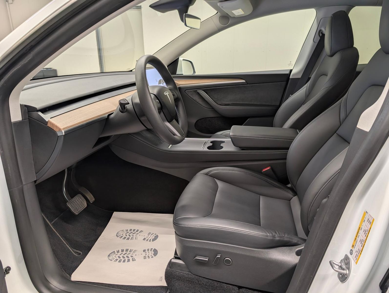 Tesla Model Y AWD Long Range Matrix Pano Navi SHZ Kam foto 10