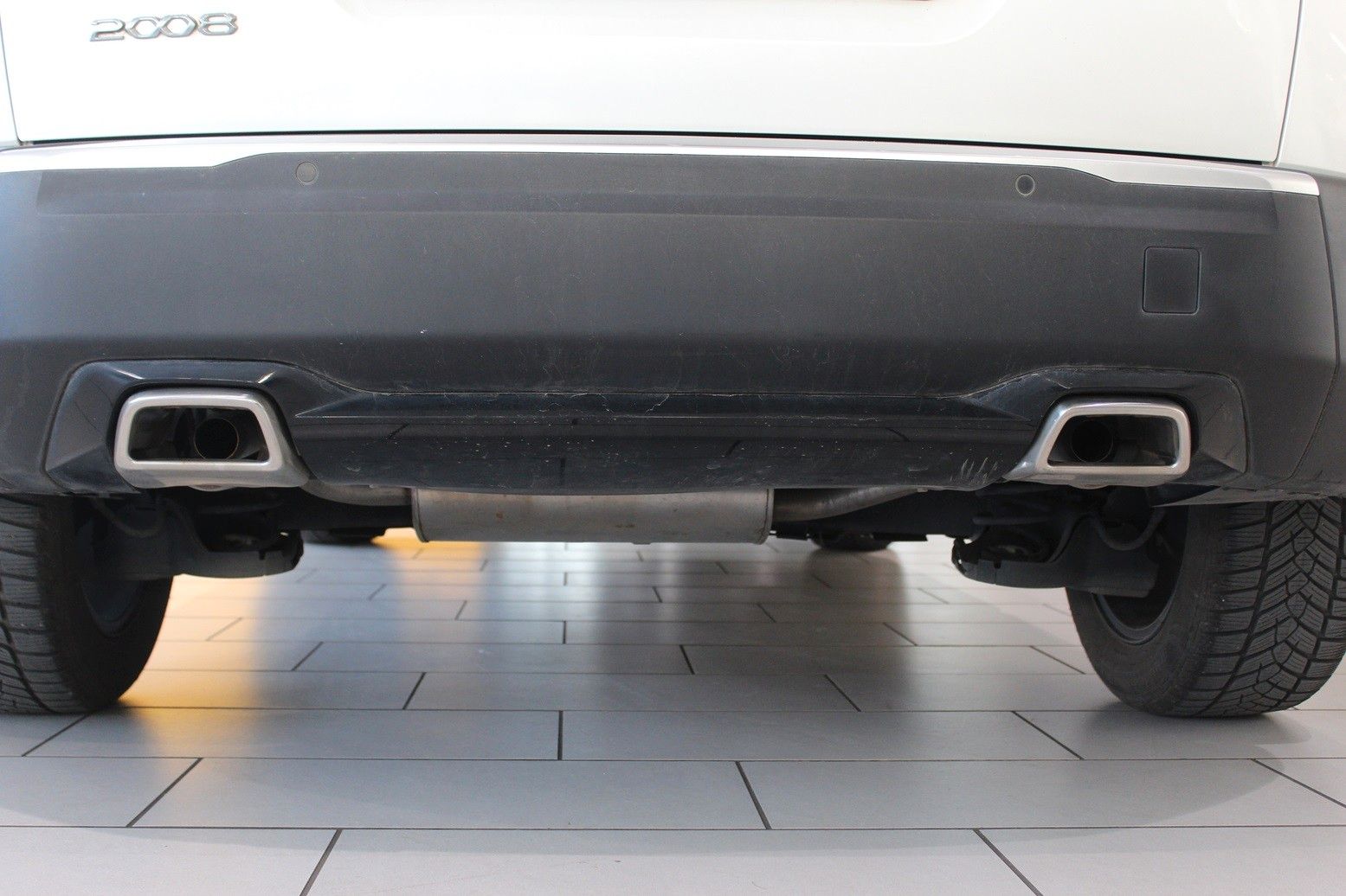 Fahrzeugabbildung Peugeot 2008 Allure Pack 1.2T NAVI/LED/PDC/180°CAM/DAB+