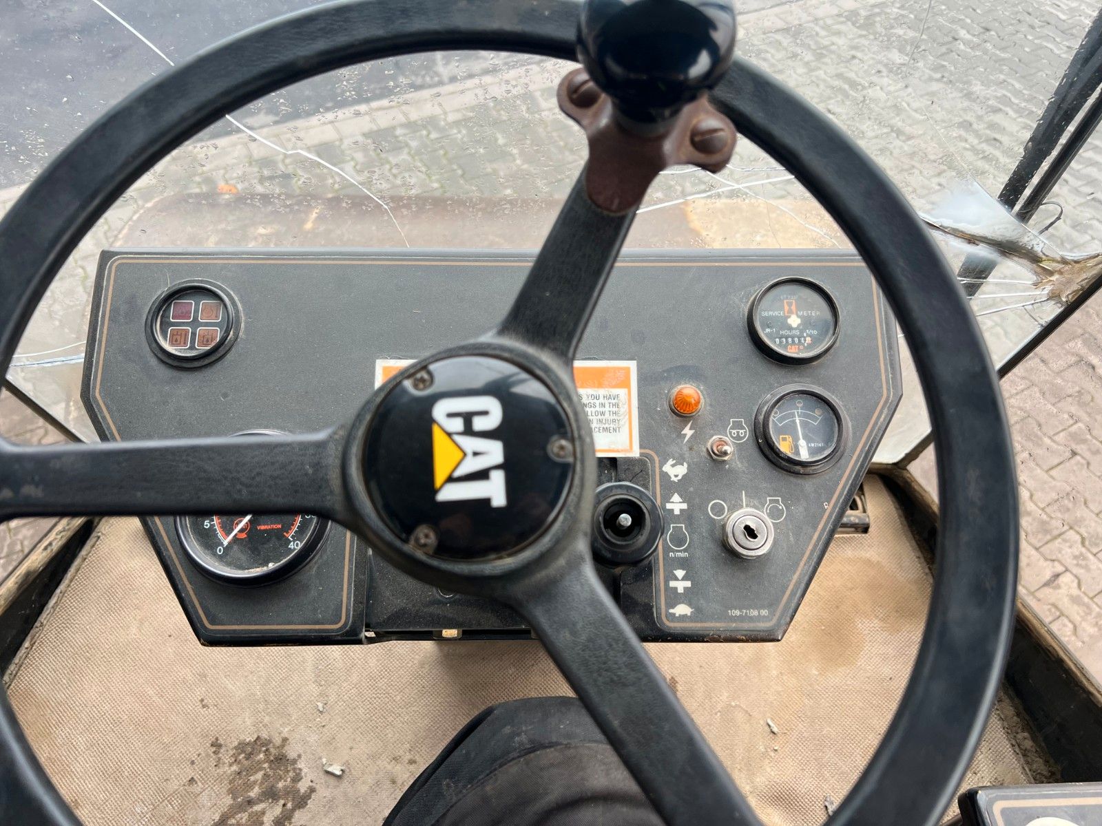 Fahrzeugabbildung CAT CS 433C Walze / 3804 h