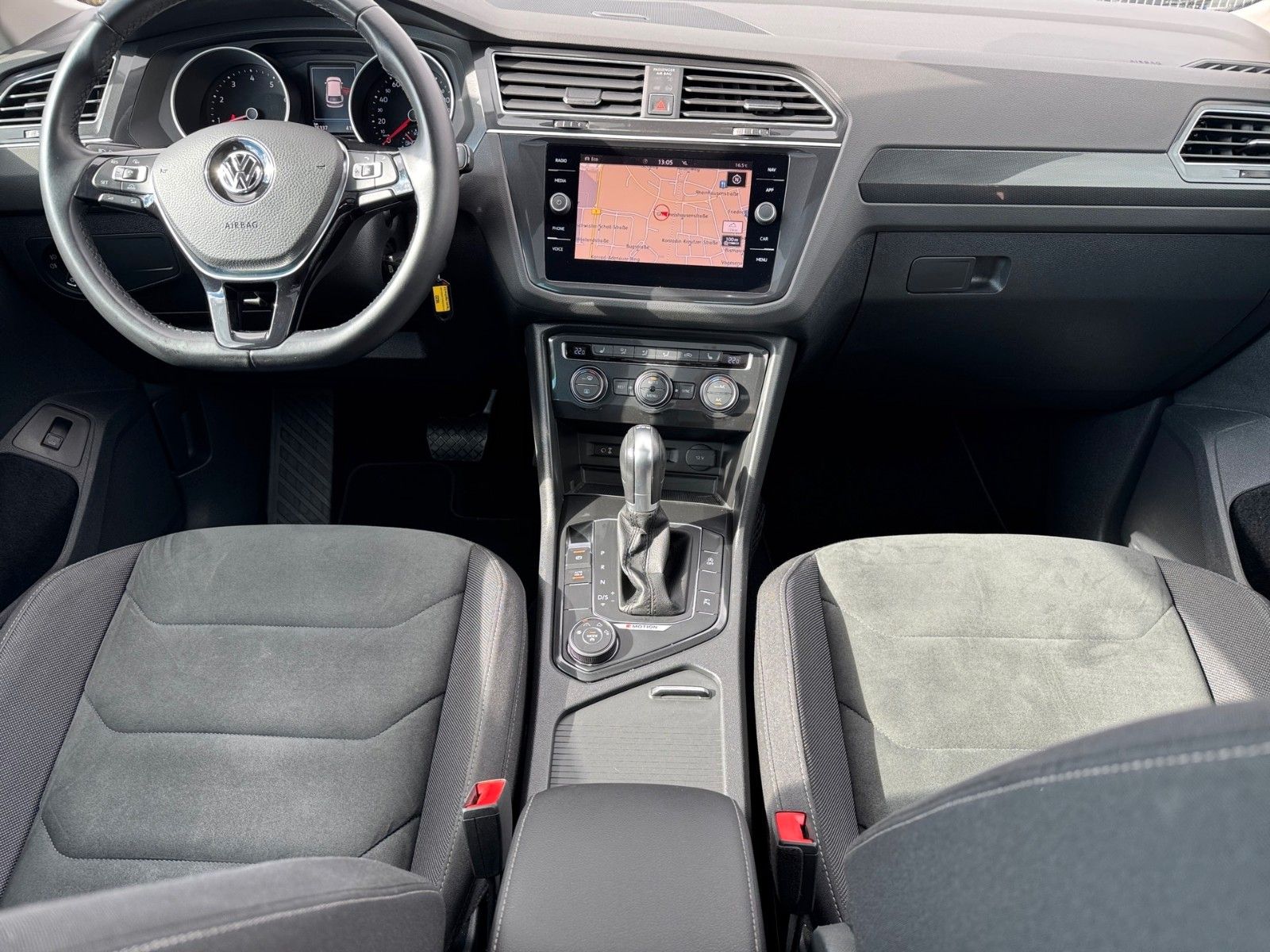 Fahrzeugabbildung Volkswagen Tiguan Highline 2.0 TSI 4Motion