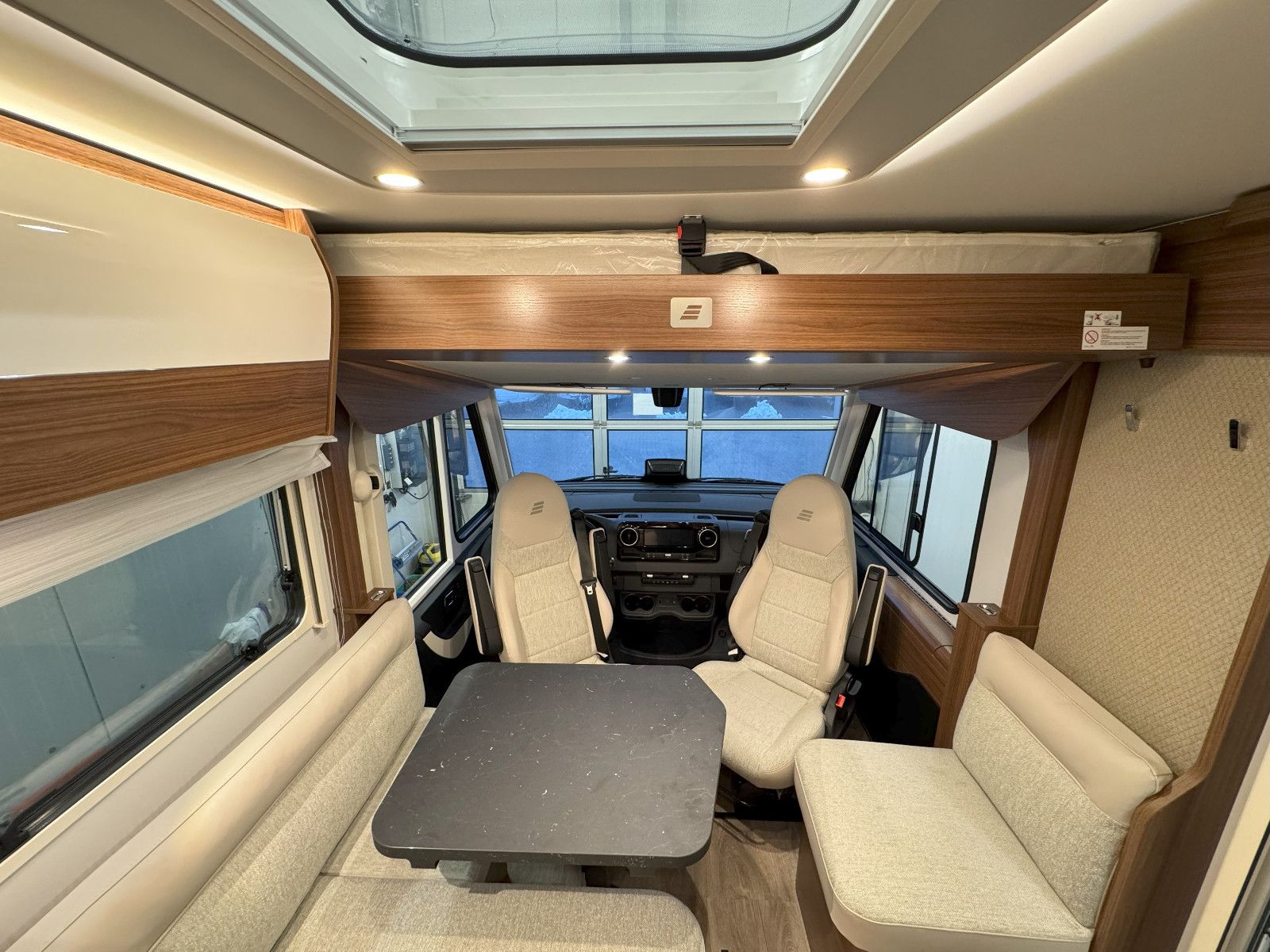 Fahrzeugabbildung HYMER / ERIBA / HYMERCAR B-Klasse MC-I White Line 600 - Vollausstattung!