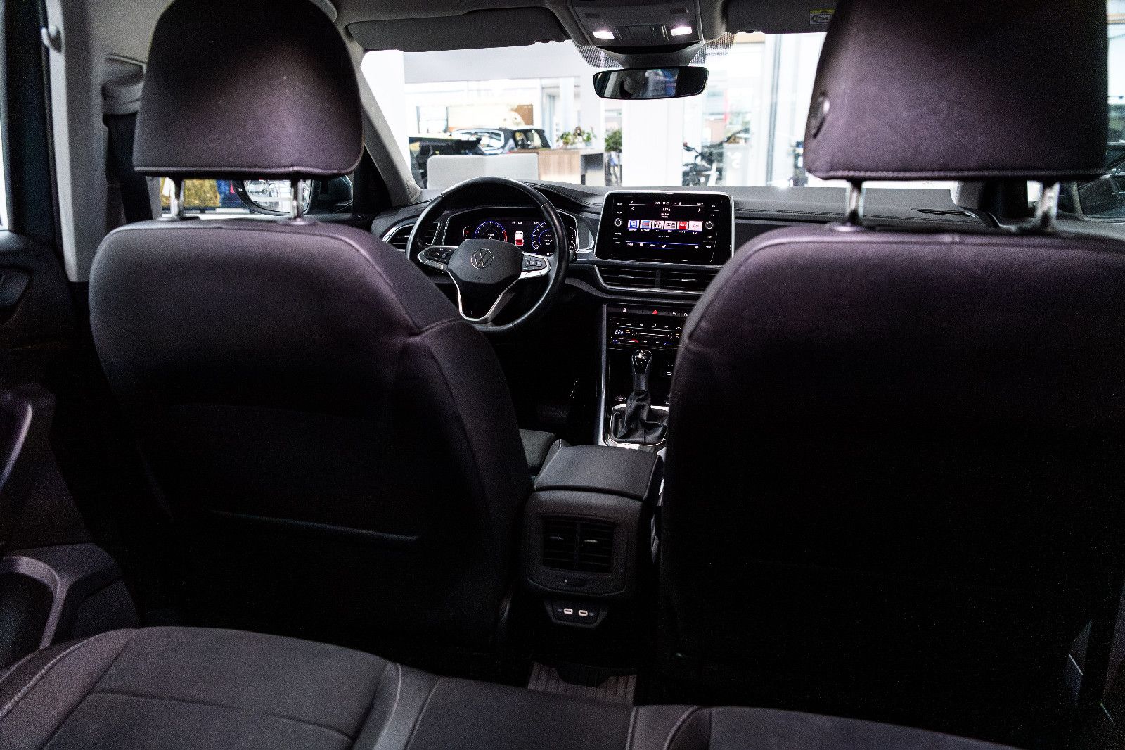 Fahrzeugabbildung Volkswagen T-Roc Style 1.5 TSI DSG LED+AHK+KEYLESS+KAMERA