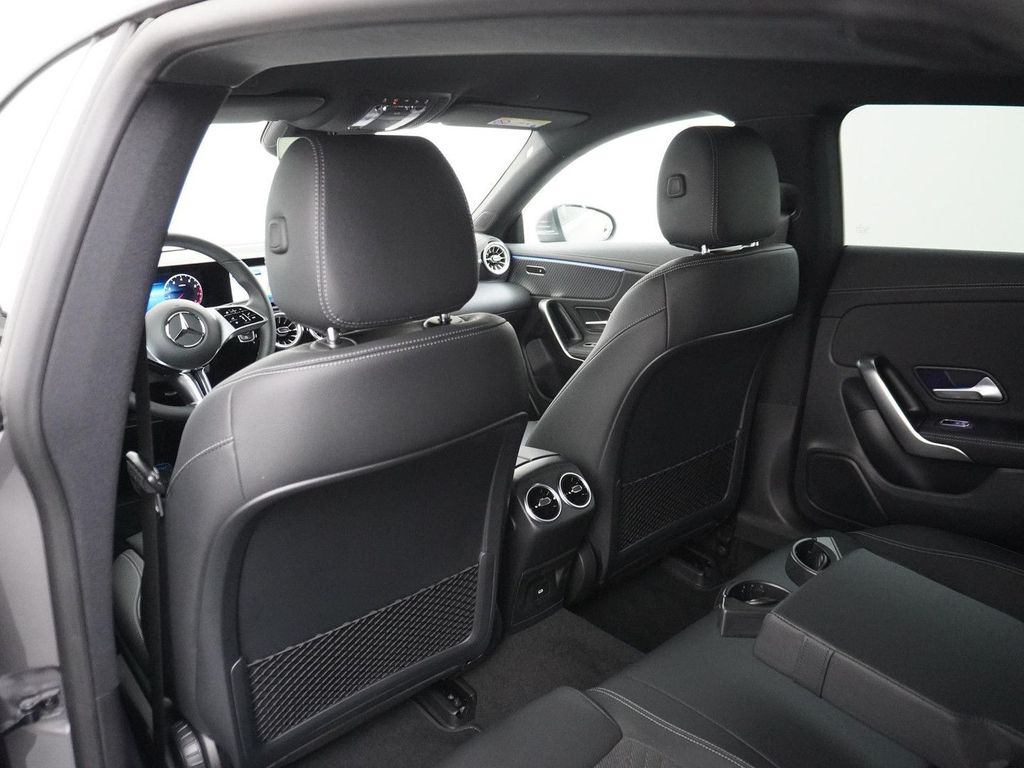 Mercedes-Benz CLA 180 Shooting Brake Star Edition Luxury Line