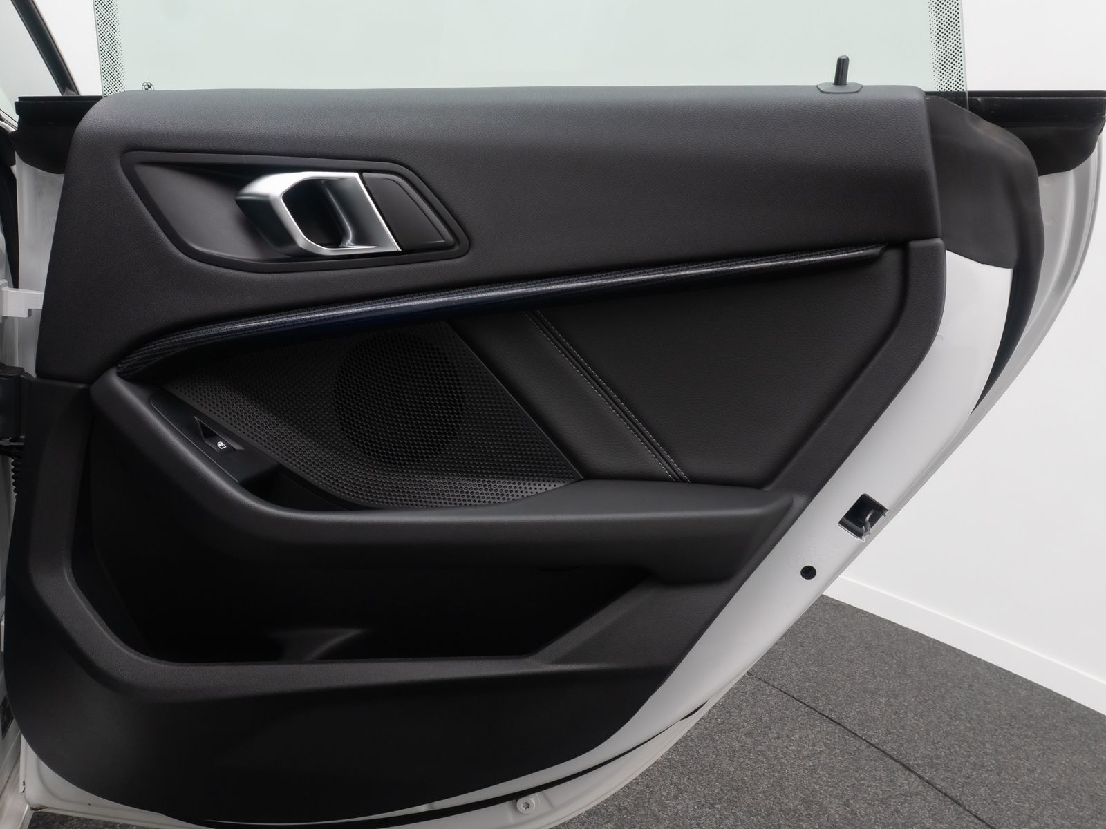 Fahrzeugabbildung BMW 220d Gran Coupé Sport Line HUD DAB Alarm Komfort