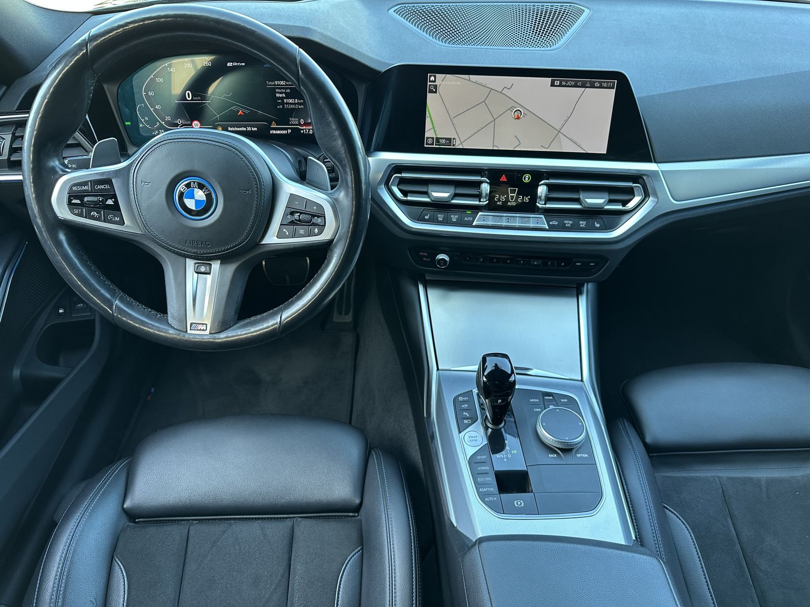 Fahrzeugabbildung BMW 330e Touring M-Sport NAV+LASER+AHK+ACC+360°+HUD