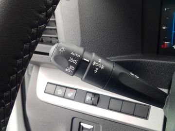 Bild 20 Opel Vivaro 2.0D Kasten M PDC+Kam Holzboden Navi