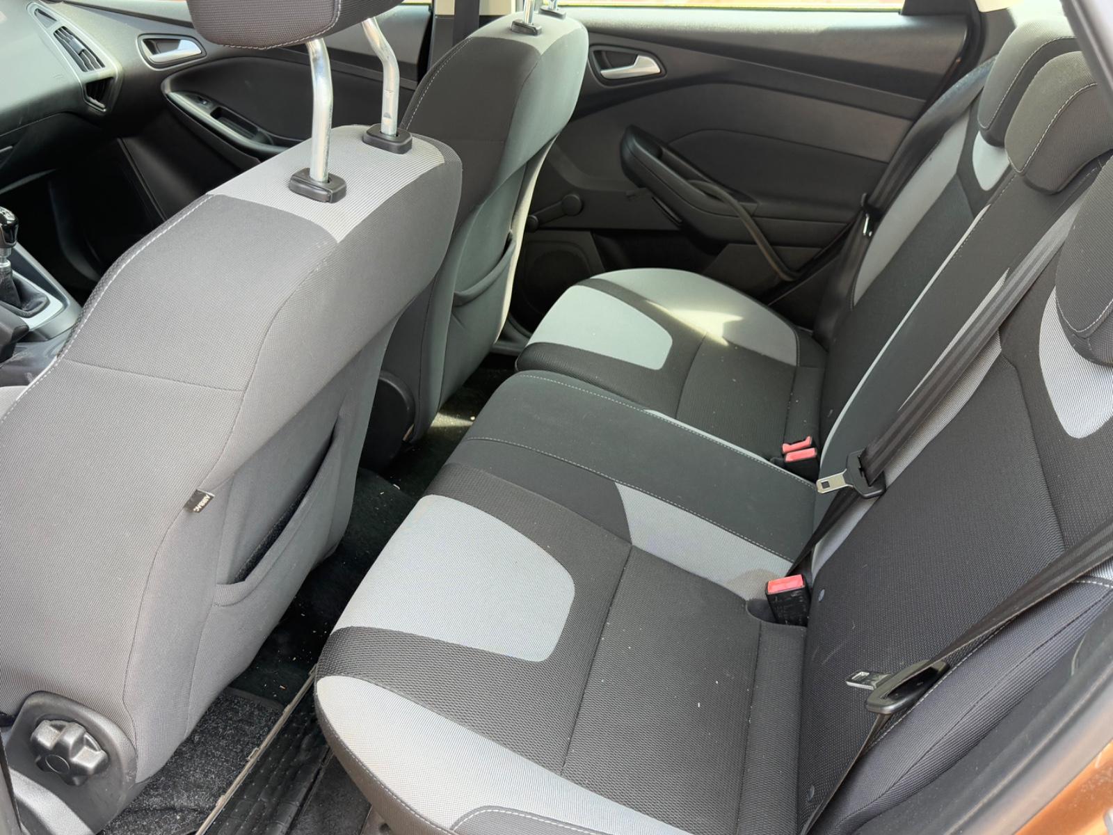 Ford Focus 2014 — photo 8