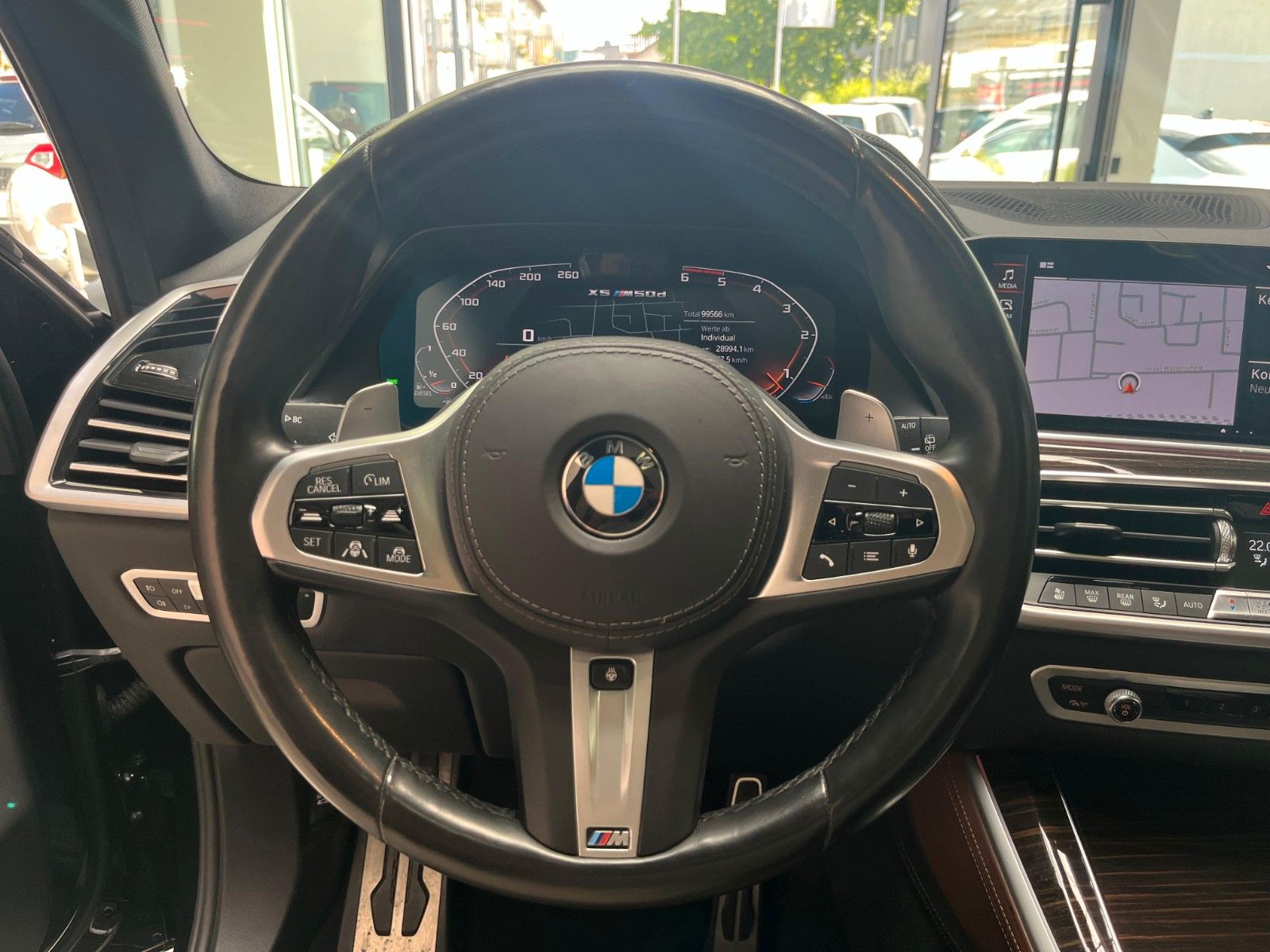 Fahrzeugabbildung BMW X5 M50d*Laser*Sky*360°*HUD*Luft*22"*Soft*AHK*