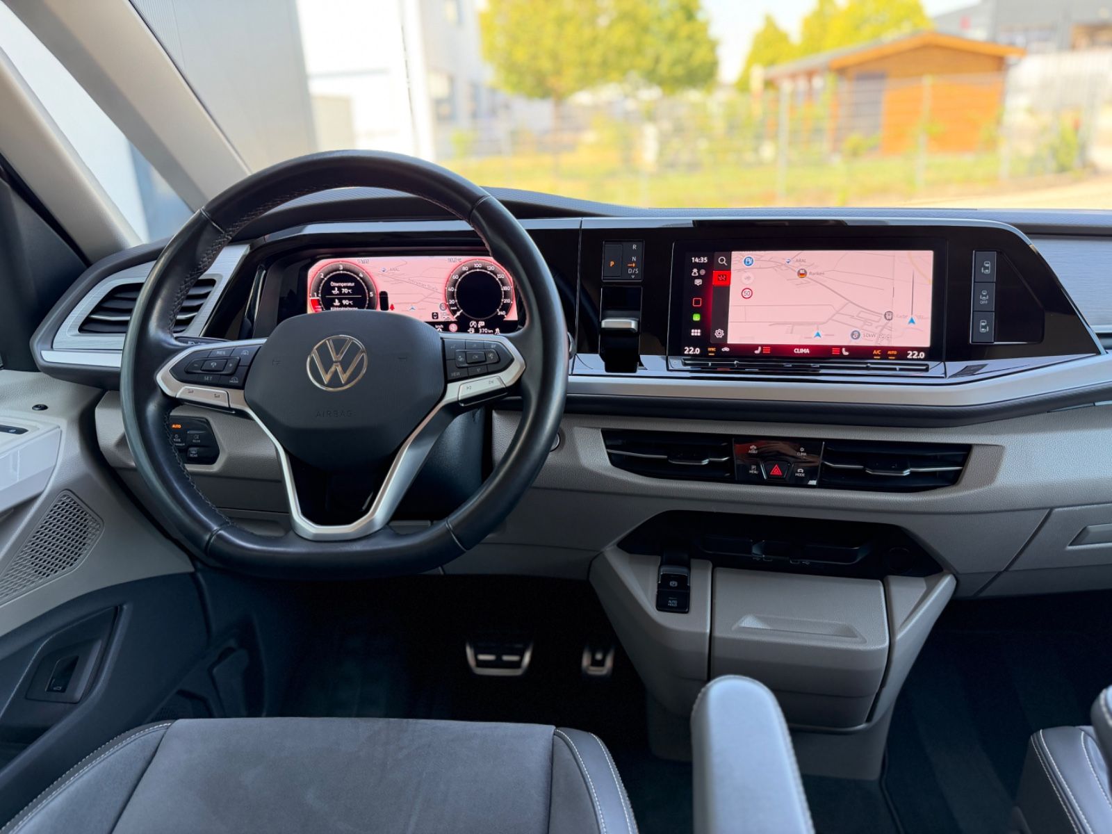 Volkswagen T7 Multivan STYLE LANG Leder AHK ACC IQ VISaVIS foto 3