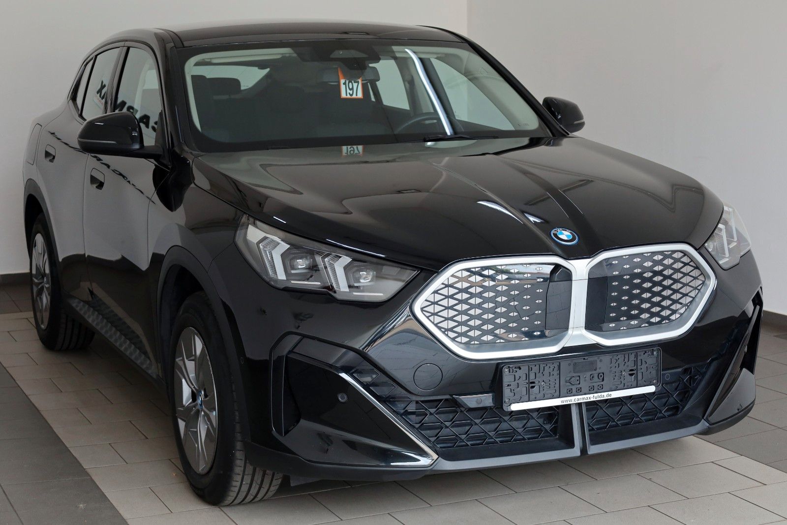 Fahrzeugabbildung BMW iX2 20 eDrive,Navi,LED,SH,Kamera,Ausparkassist